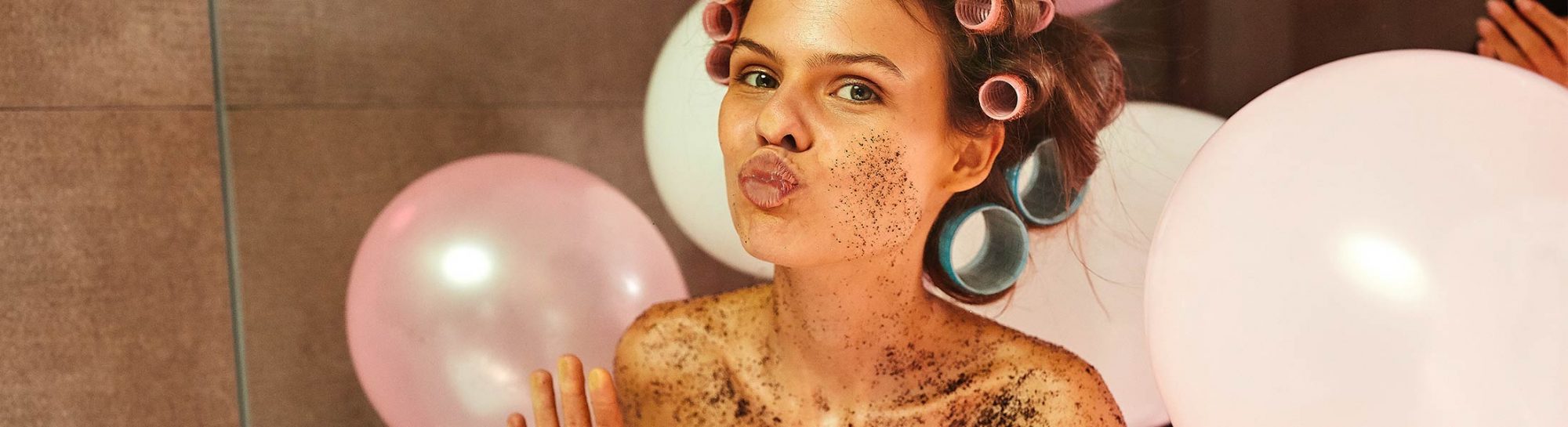 frank body babe with face on shower